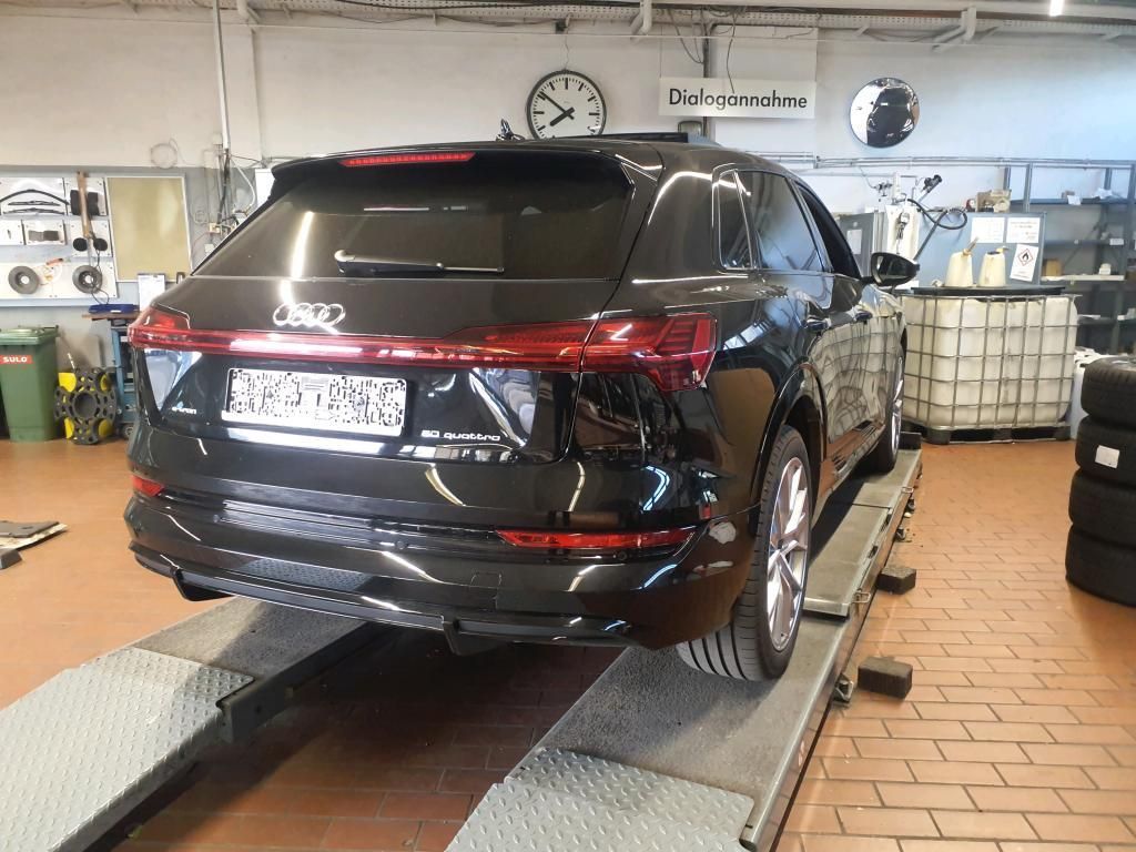Audi e-tron 2022