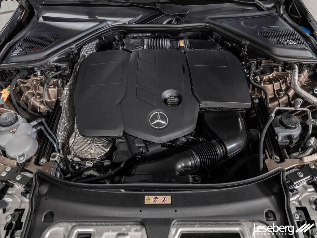 Mercedes-Benz E 300 2025