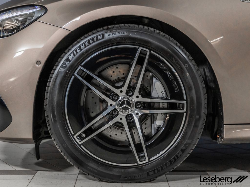 Mercedes-Benz E 300 2025