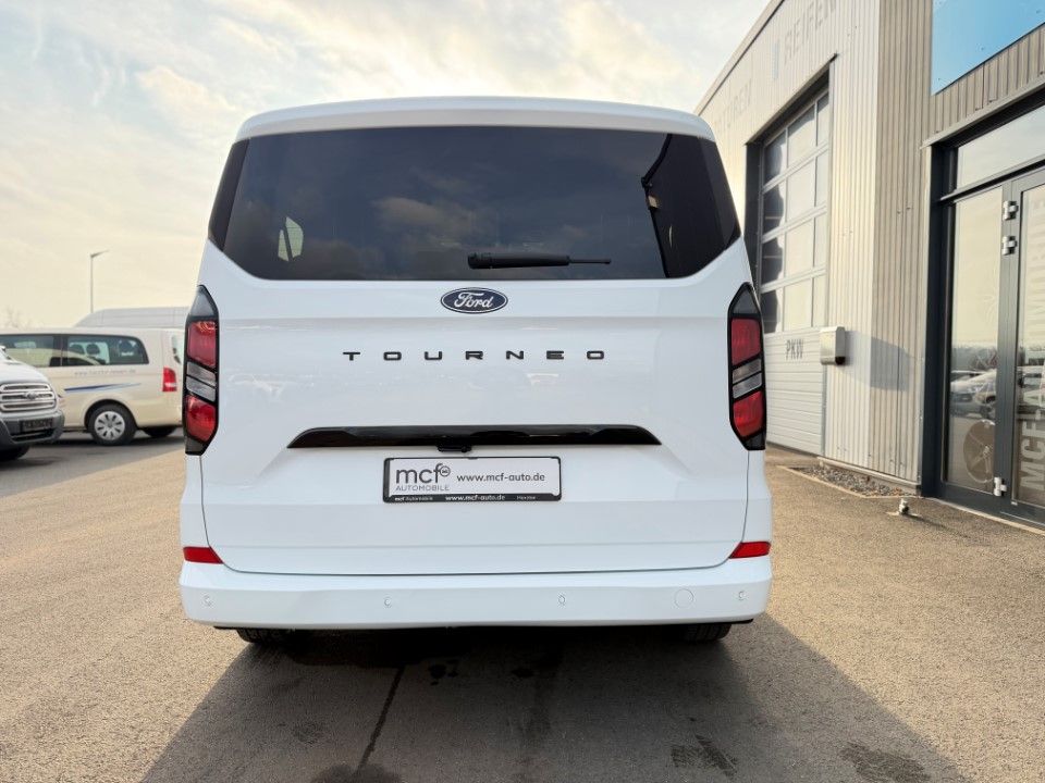 Ford Tourneo Custom 2025