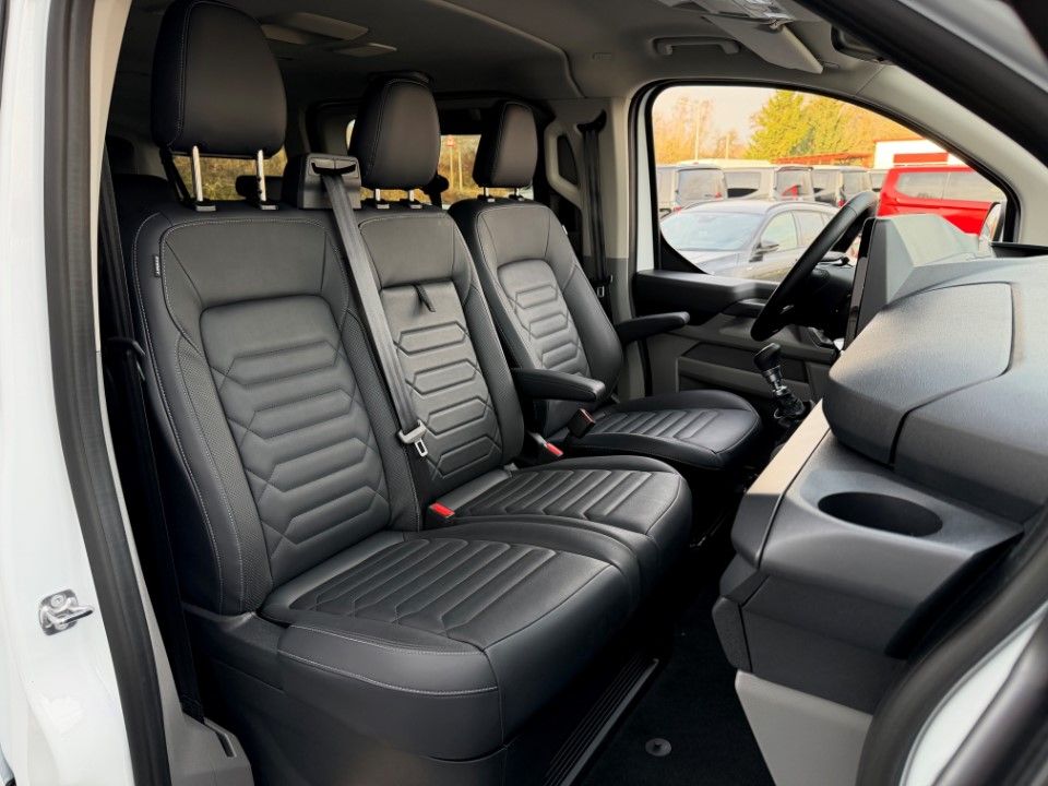 Ford Tourneo Custom 2025