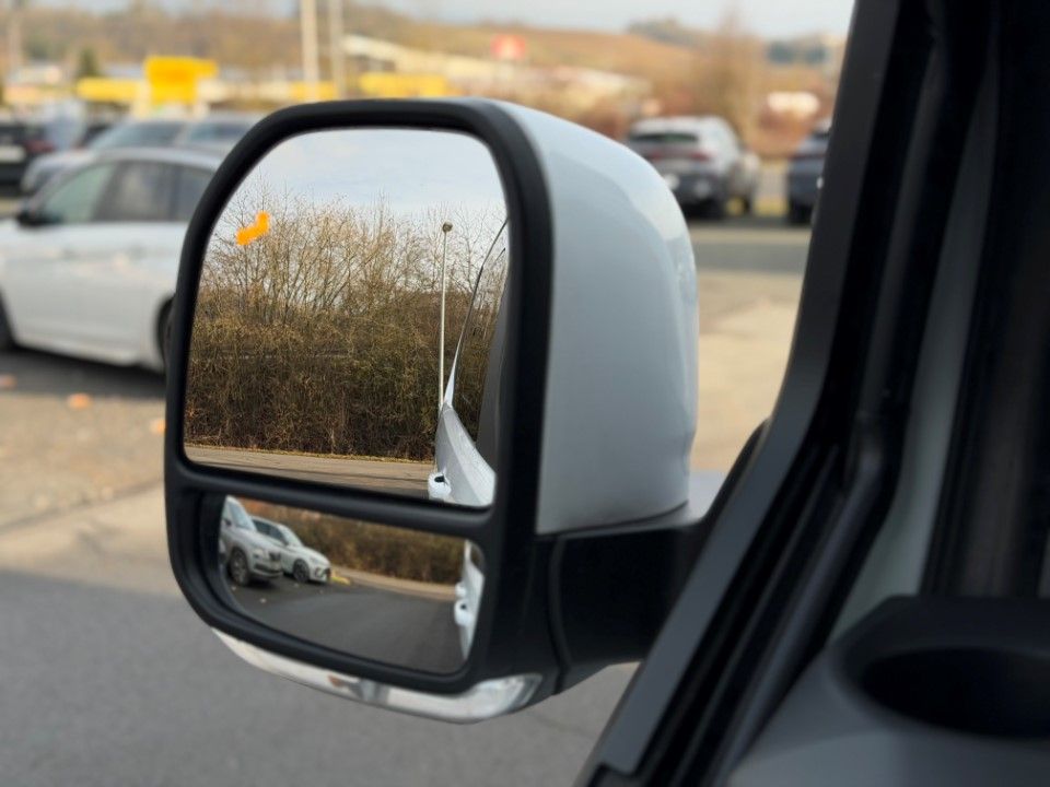 Ford Tourneo Custom 2025