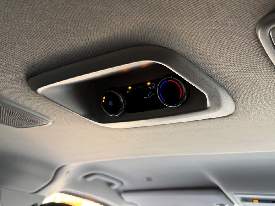 Ford Tourneo Custom 2025