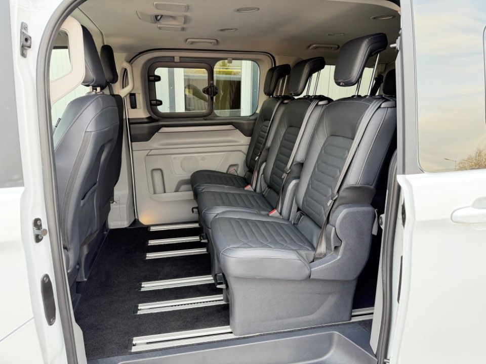 Ford Tourneo Custom 2025