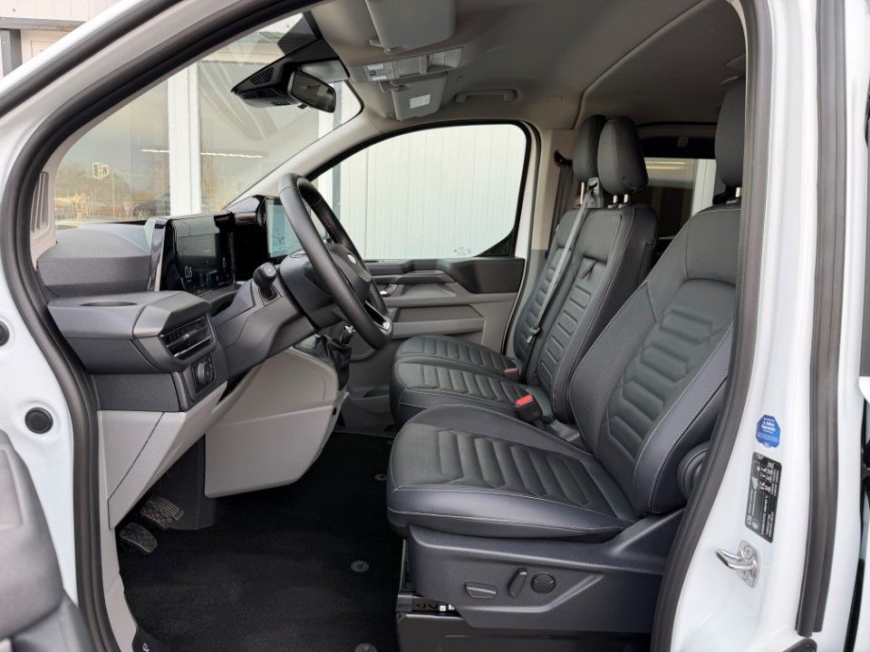 Ford Tourneo Custom 2025