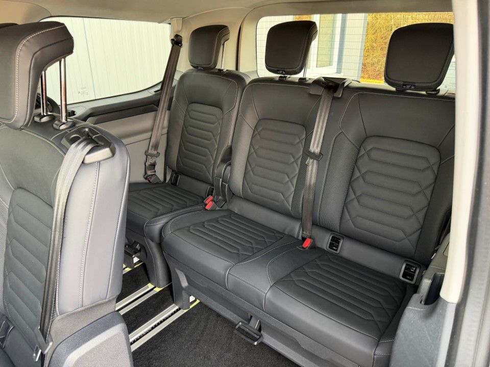 Ford Tourneo Custom 2025