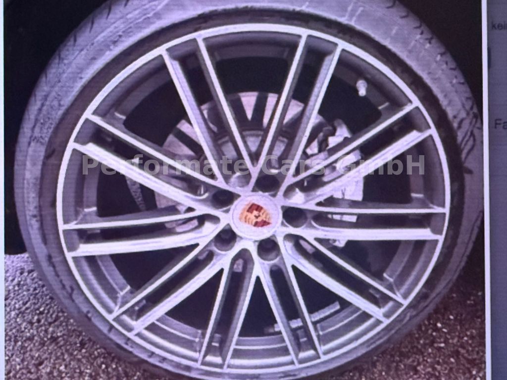 Porsche Cayenne 2021