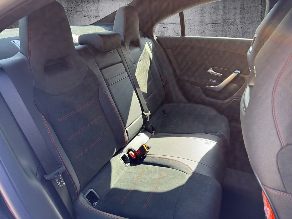 Mercedes-Benz CLA 200 2025