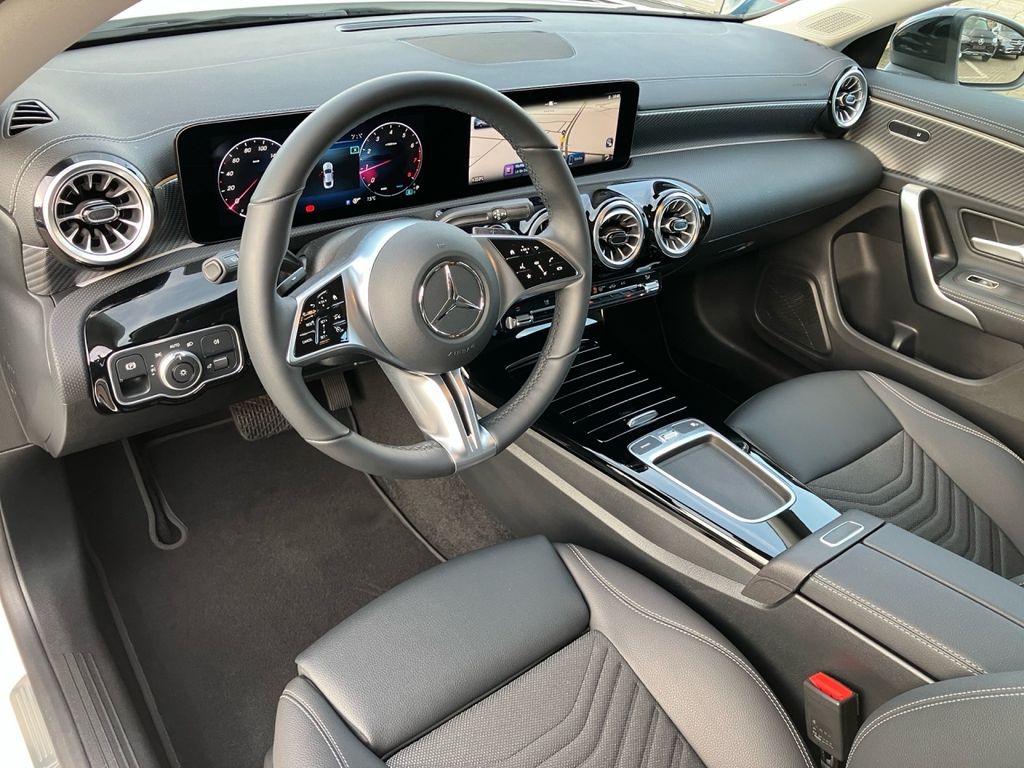 Mercedes-Benz CLA 180 2024