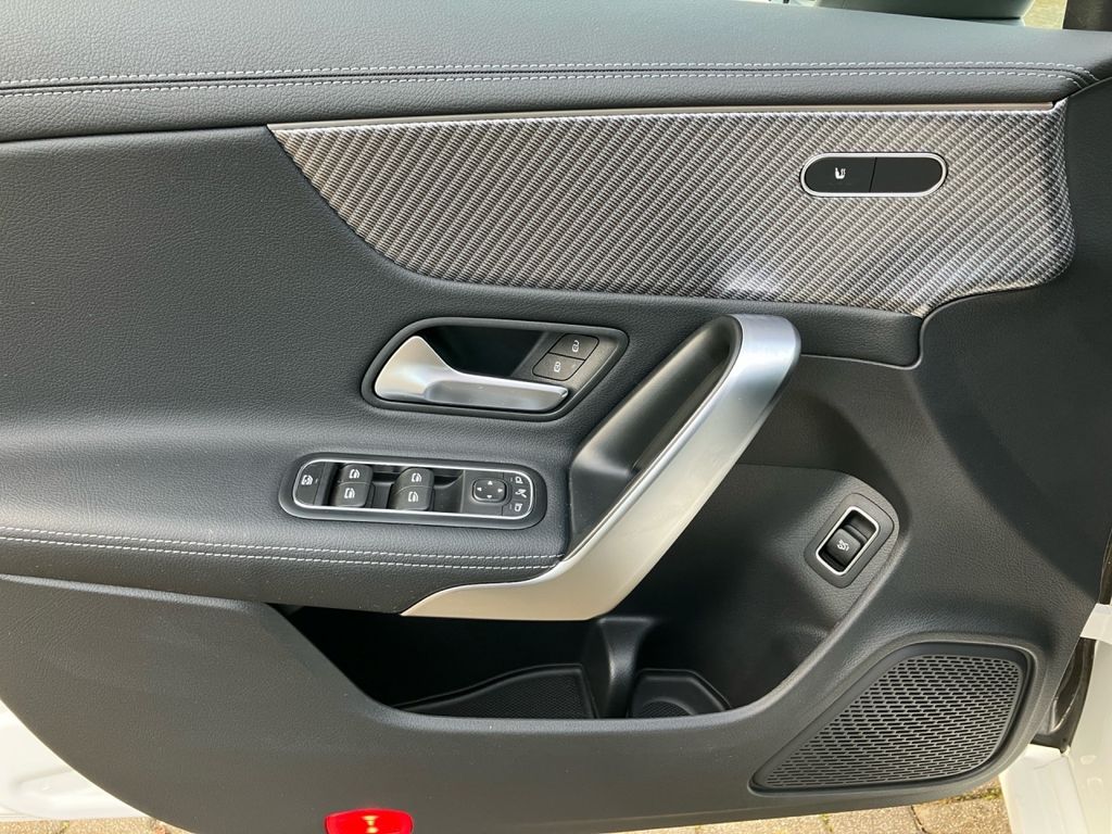 Mercedes-Benz CLA 180 2024