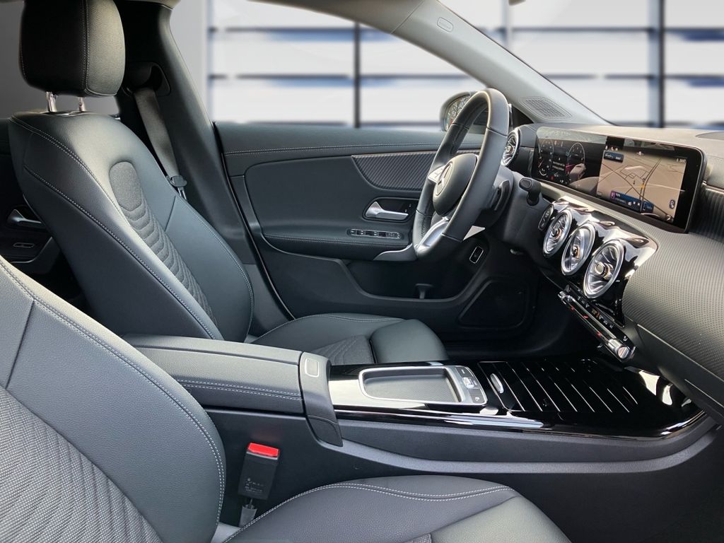 Mercedes-Benz CLA 180 2024