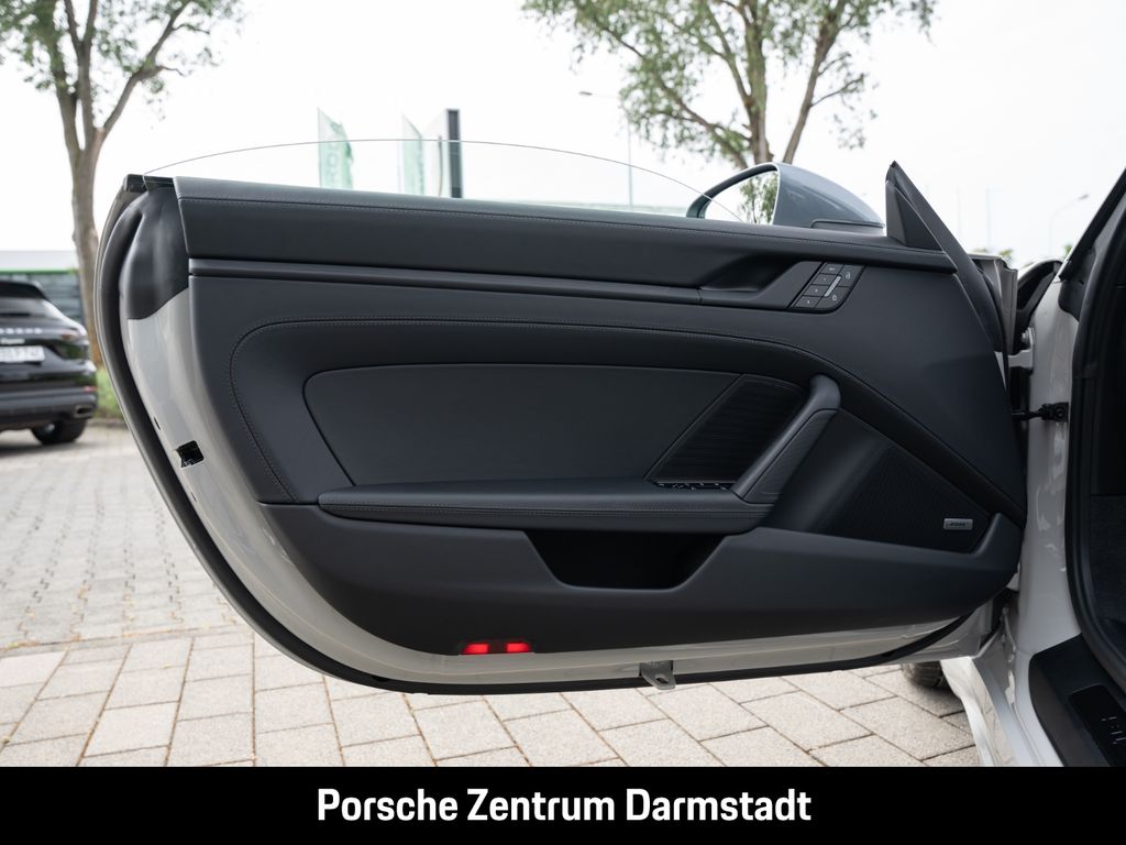 Porsche 992 2025