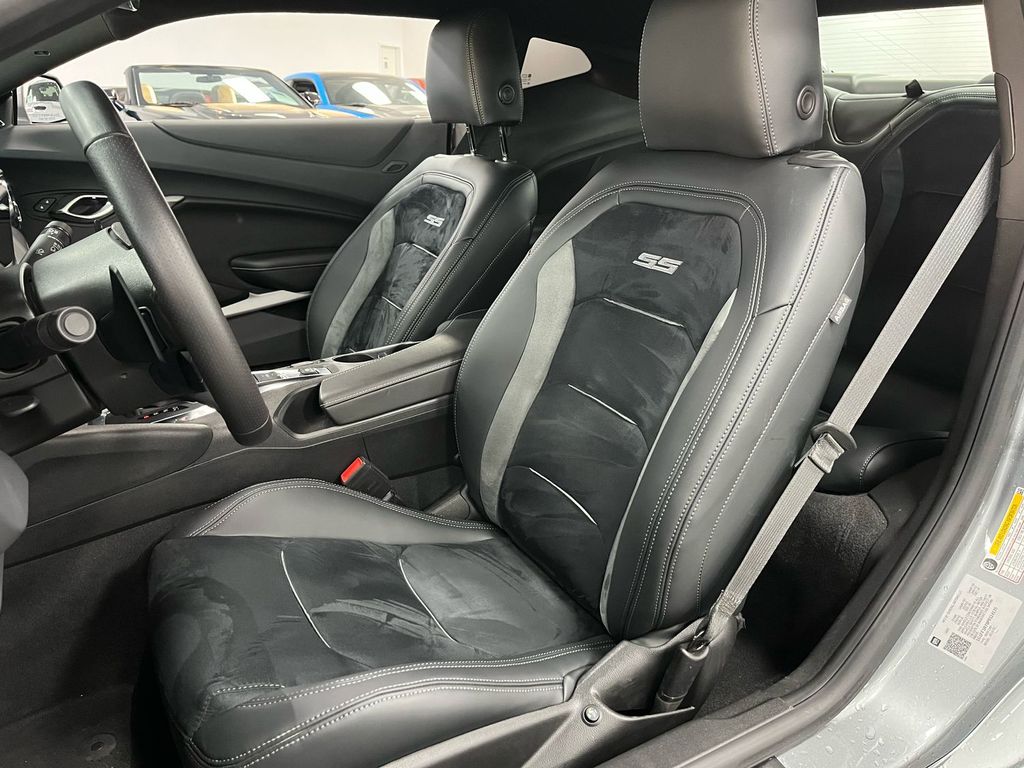 Chevrolet Camaro 2023