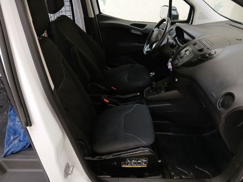 Ford Transit Courier 2023