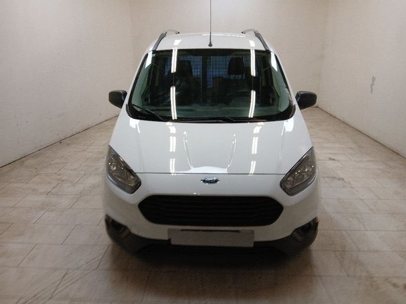 Ford Transit Courier 2023