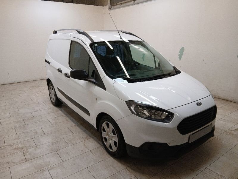 Ford Transit Courier 2023