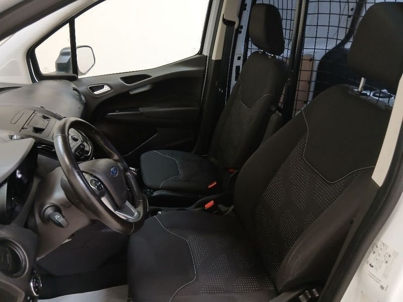 Ford Transit Courier 2023