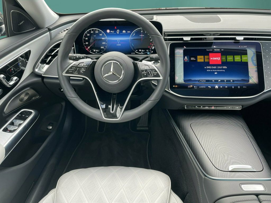 Mercedes-Benz E 300 2025