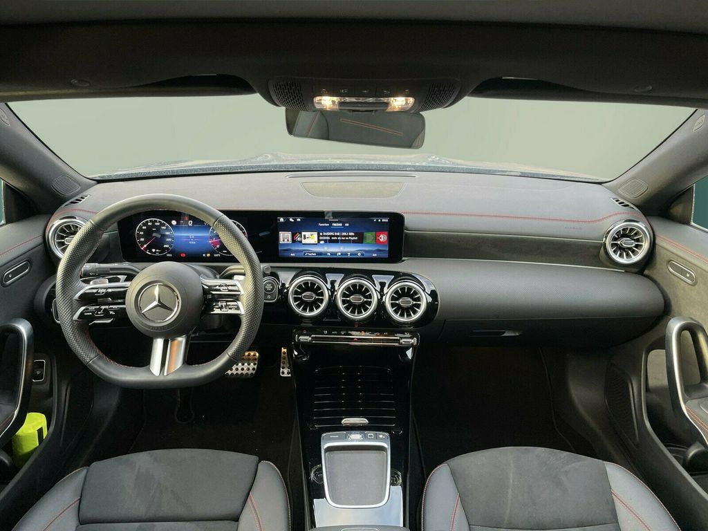 Mercedes-Benz CLA 200 2024