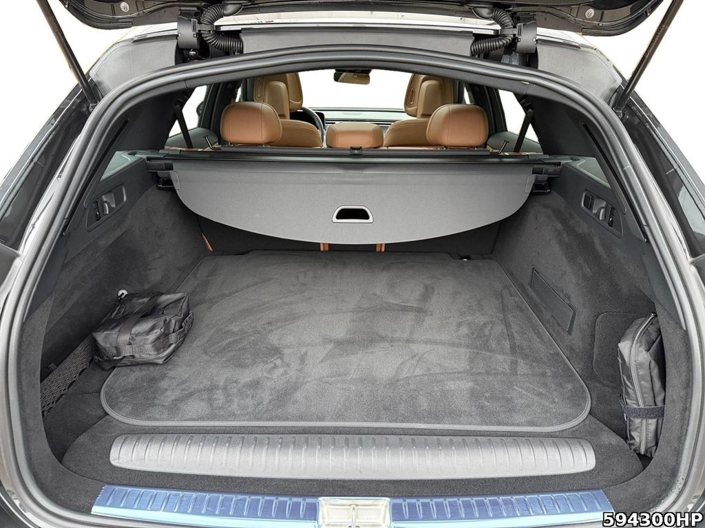 Mercedes-Benz E 300 2025