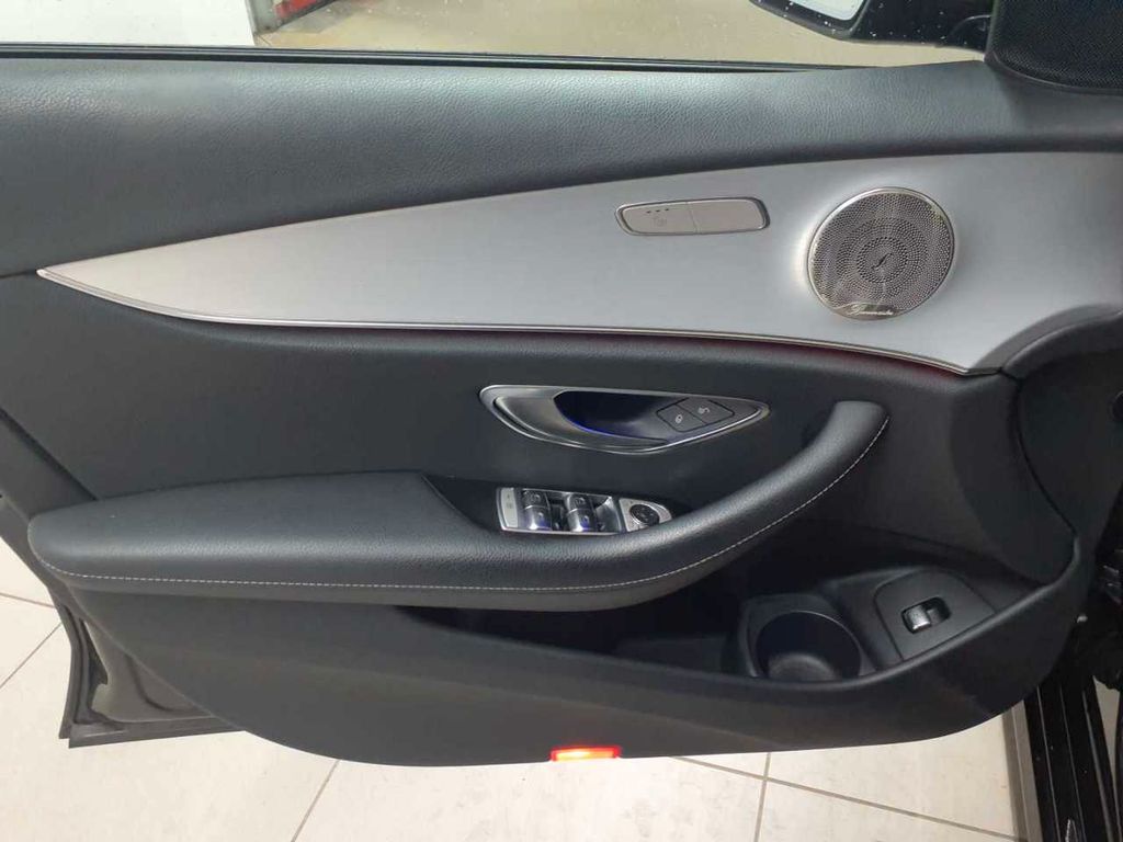 Mercedes-Benz E 300 2022