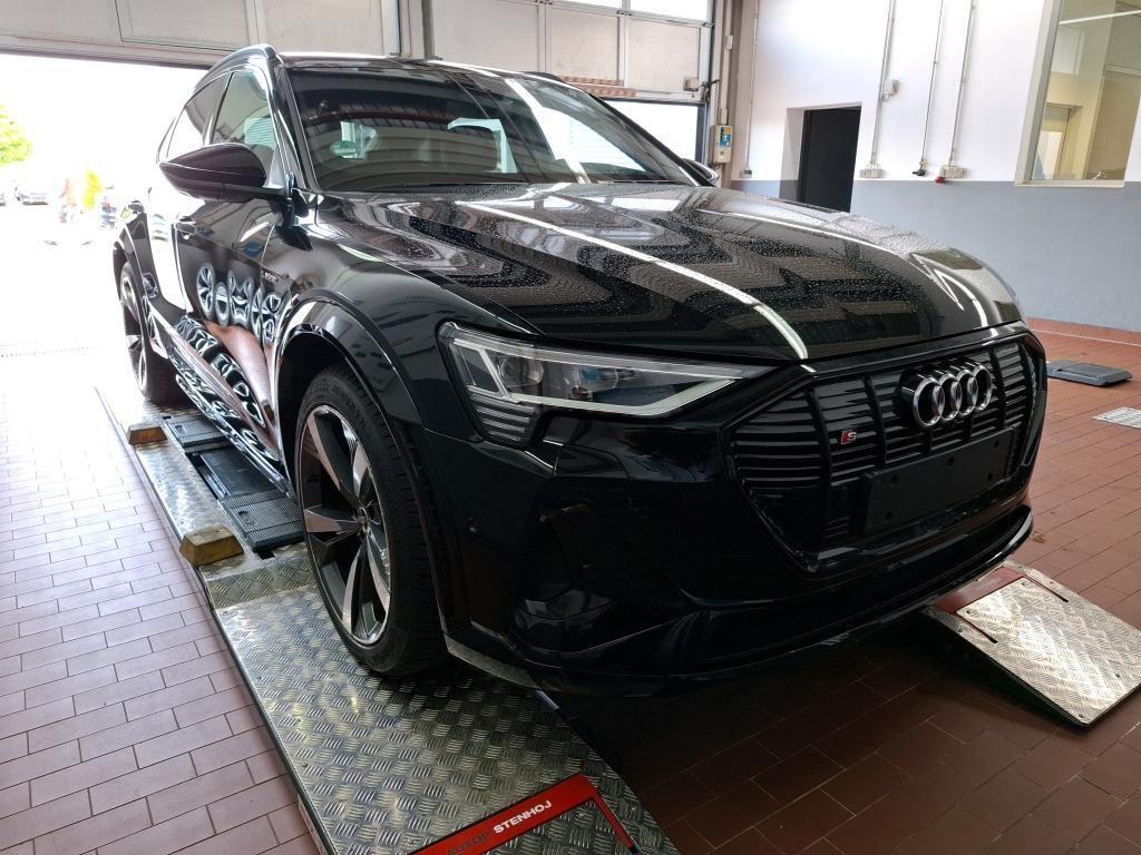 Audi e-tron 2022