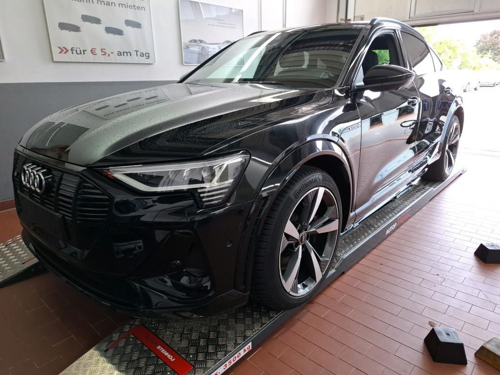 Audi e-tron 2022
