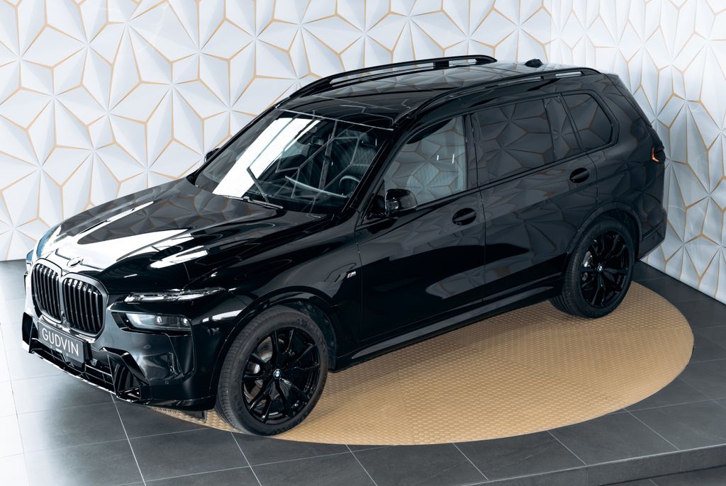 BMW X7 M60 2025