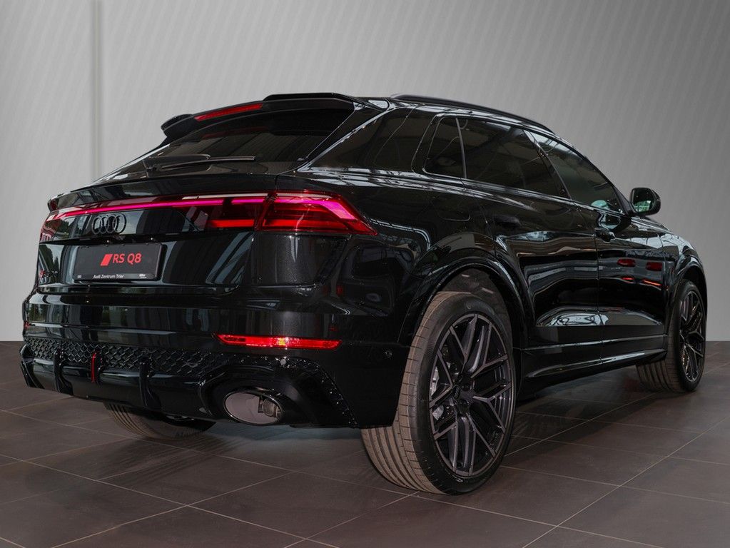 Audi RSQ8 2025
