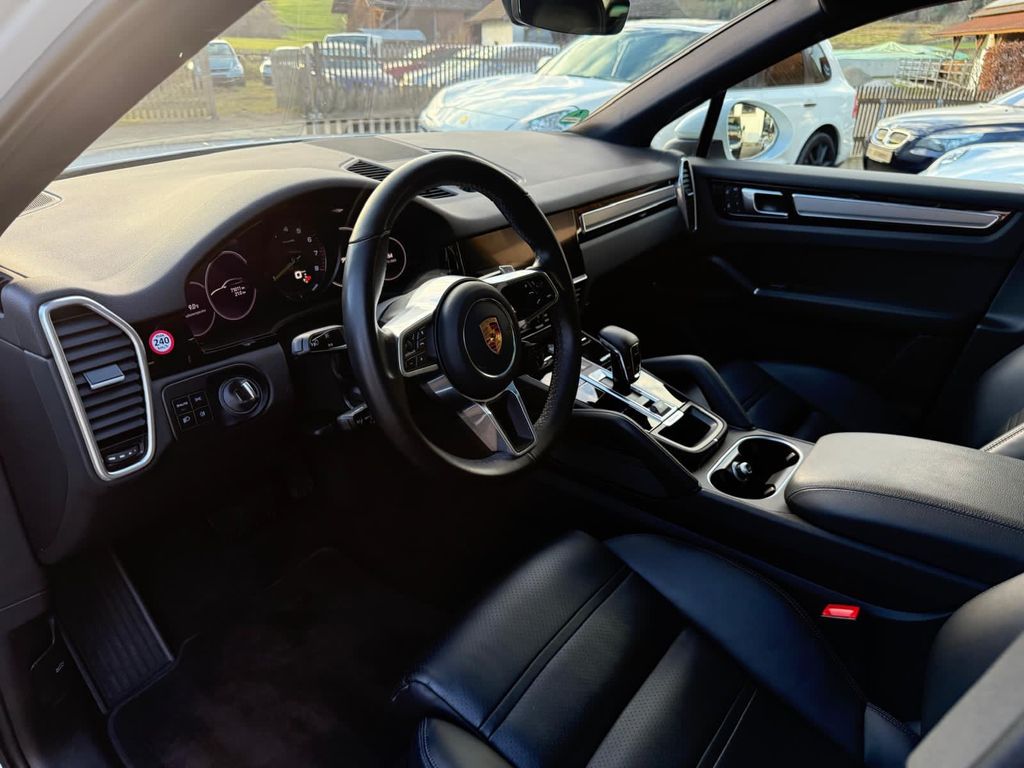Porsche Cayenne 2023