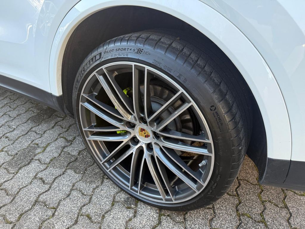 Porsche Cayenne 2023