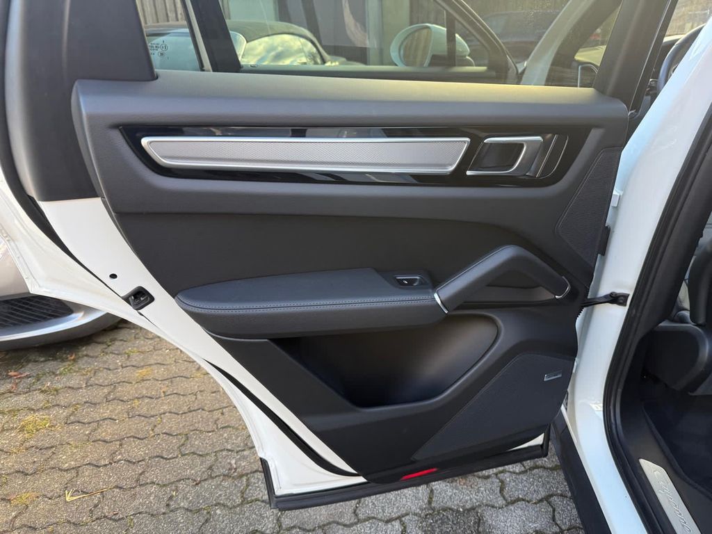 Porsche Cayenne 2023