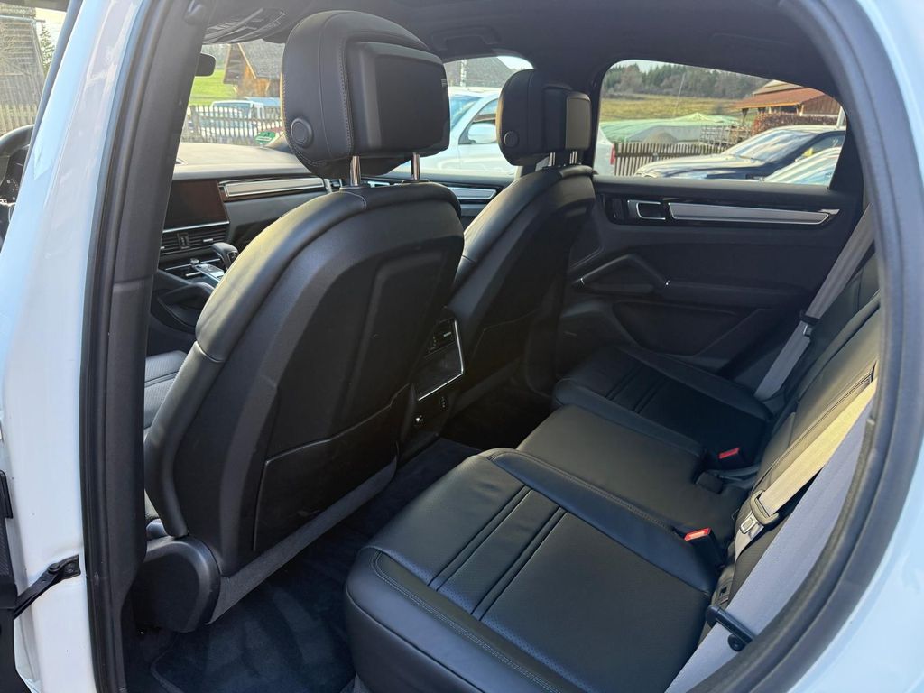 Porsche Cayenne 2023