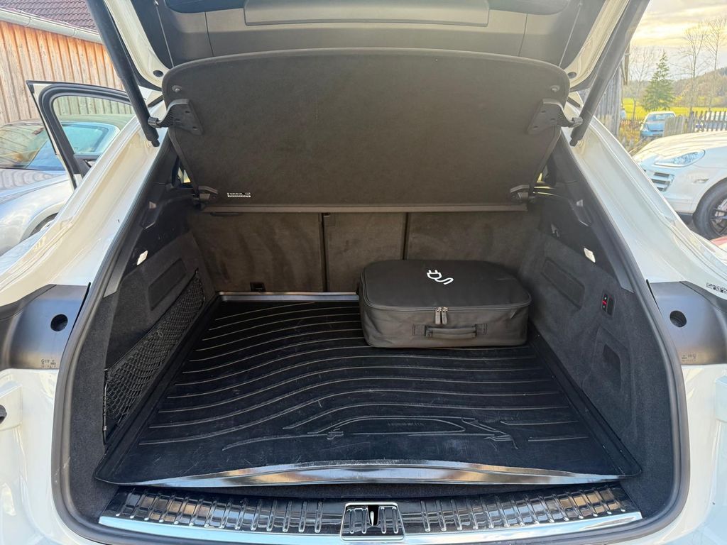 Porsche Cayenne 2023