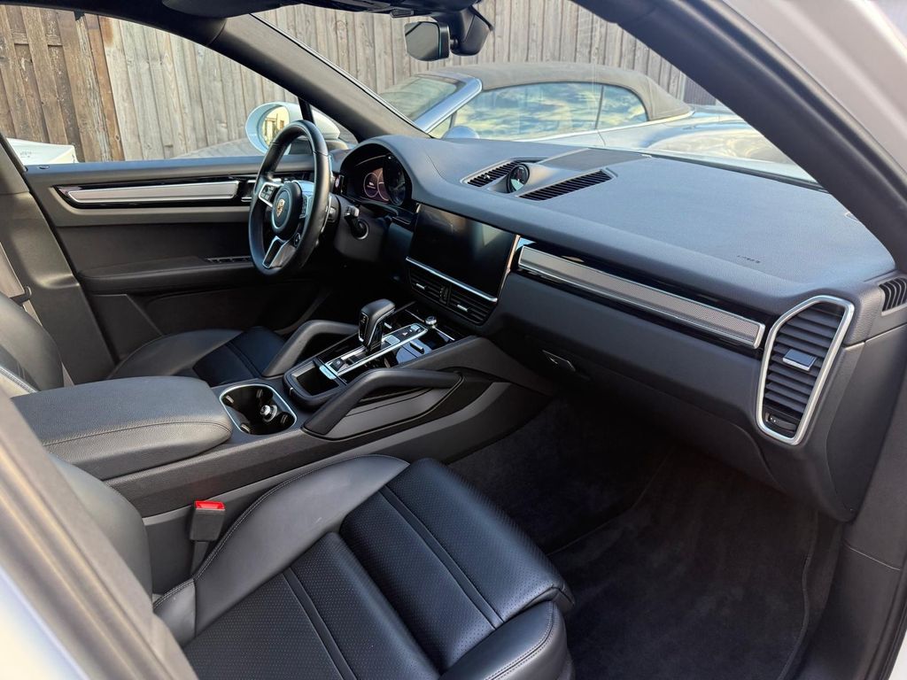 Porsche Cayenne 2023