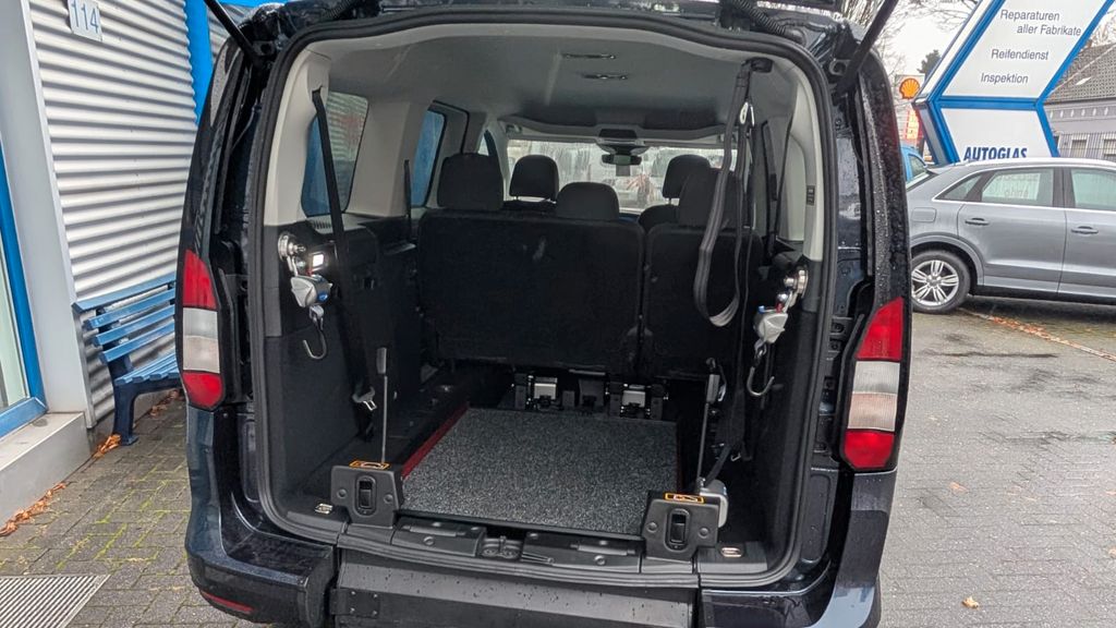 Ford Grand Tourneo