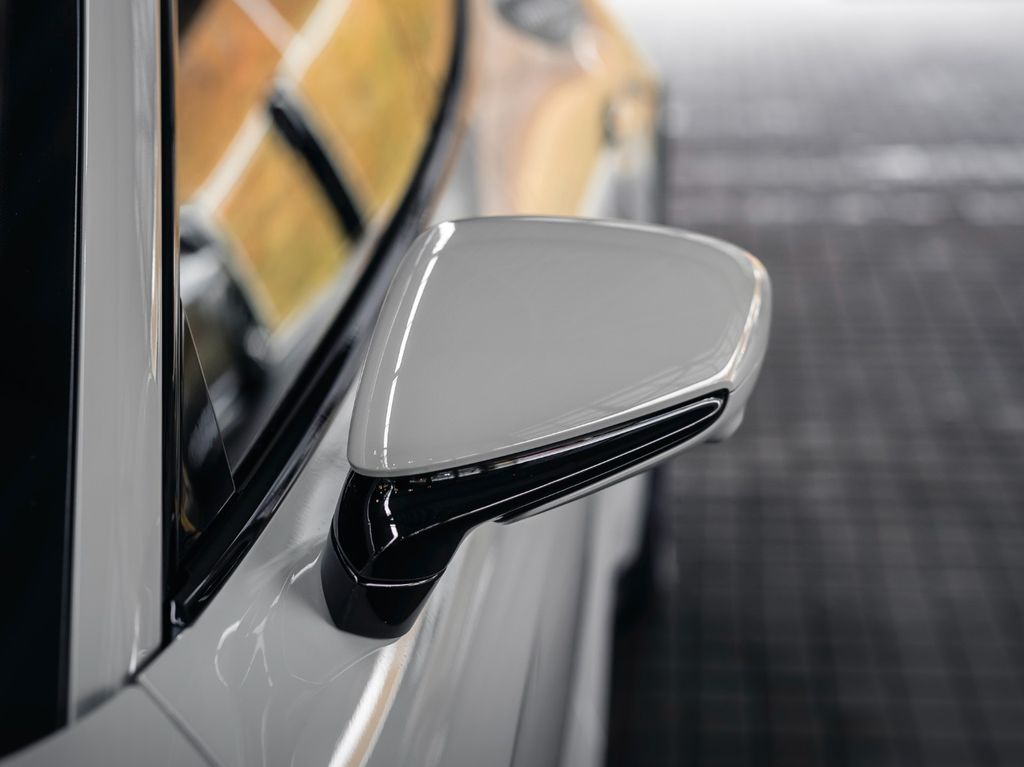 Porsche Taycan 2025