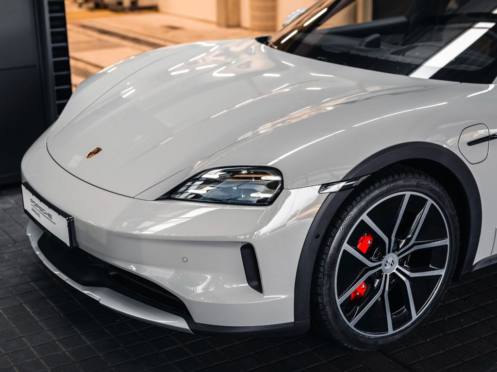 Porsche Taycan 2025