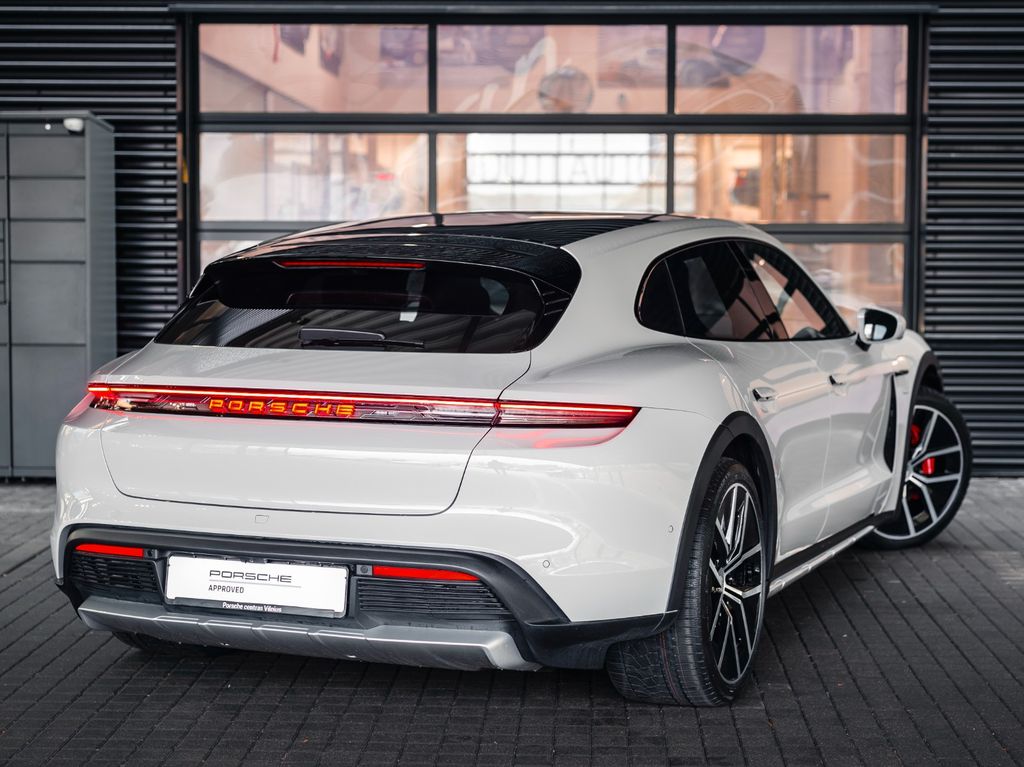 Porsche Taycan 2025