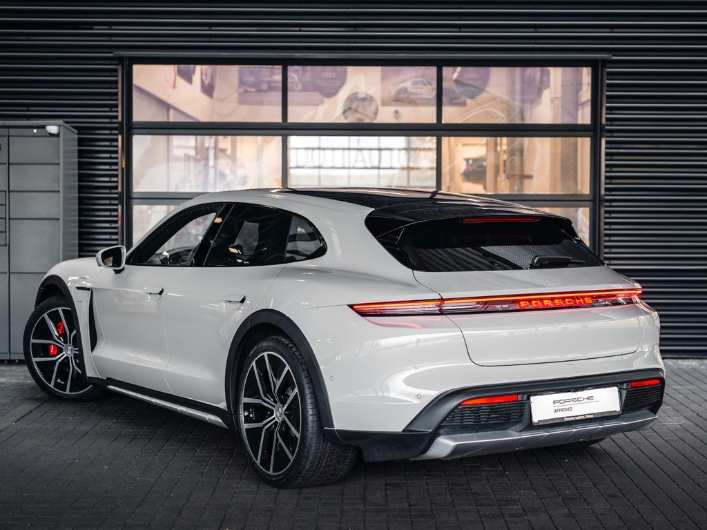 Porsche Taycan 2025