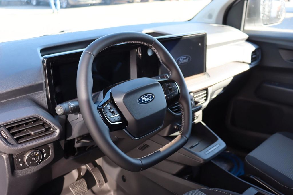 Ford Transit Courier 2025