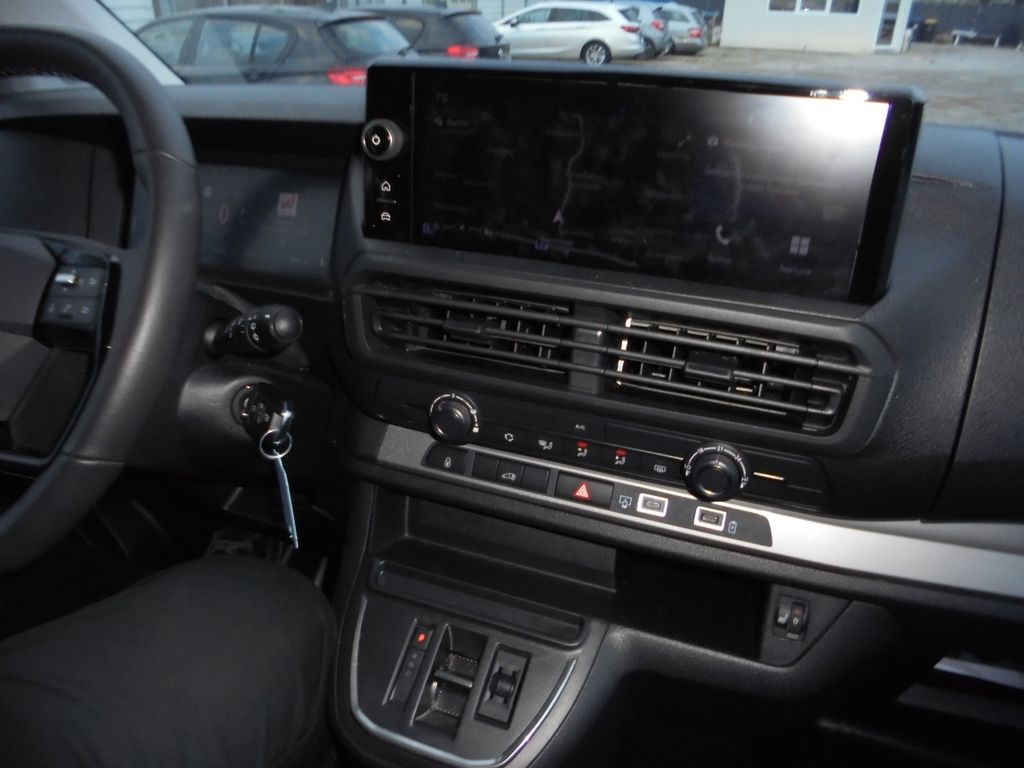 Opel Vivaro 2025