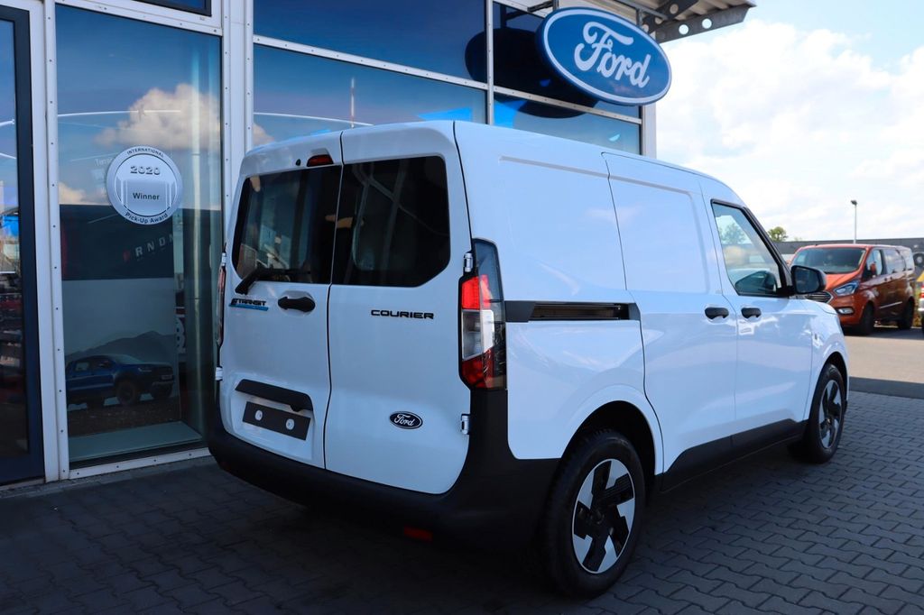 Ford Transit Courier 2025