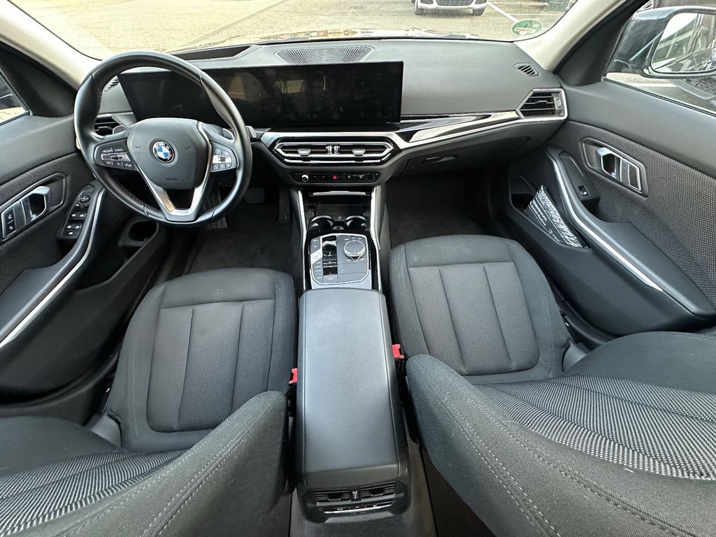 BMW 318 2022