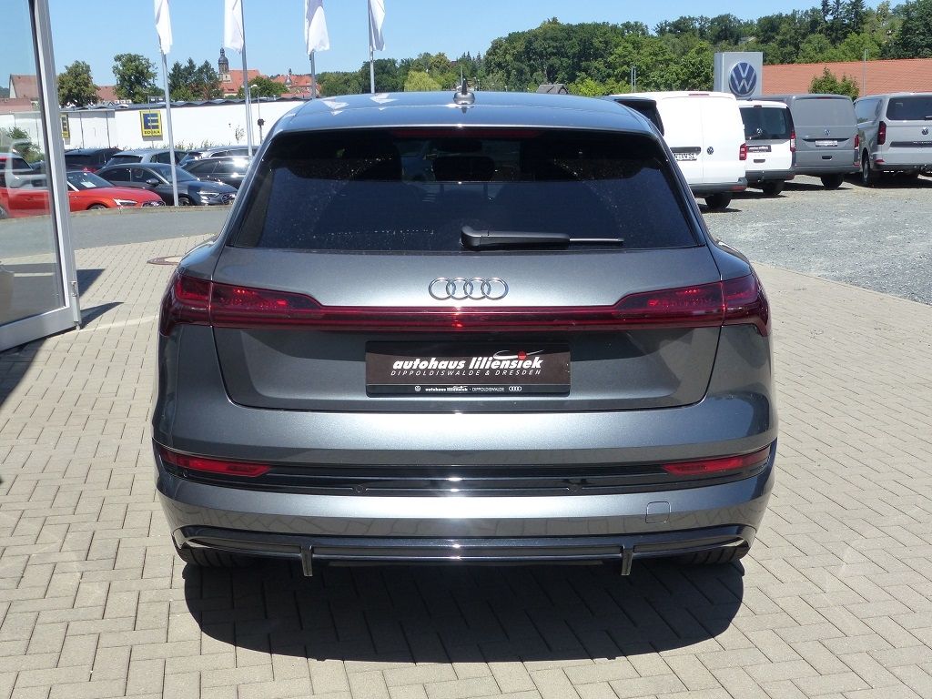 Audi e-tron 2023