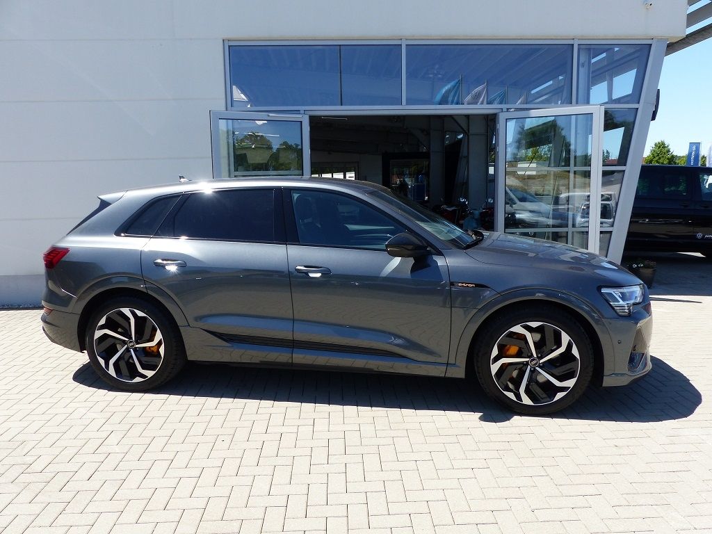 Audi e-tron 2023