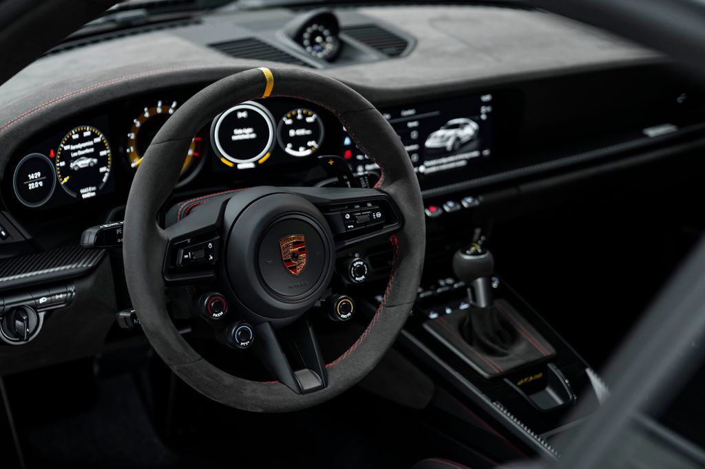 Porsche 992 2025