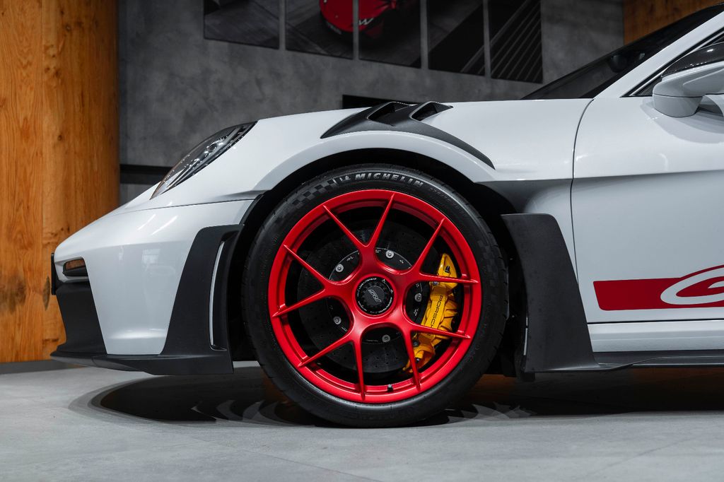 Porsche 992 2025