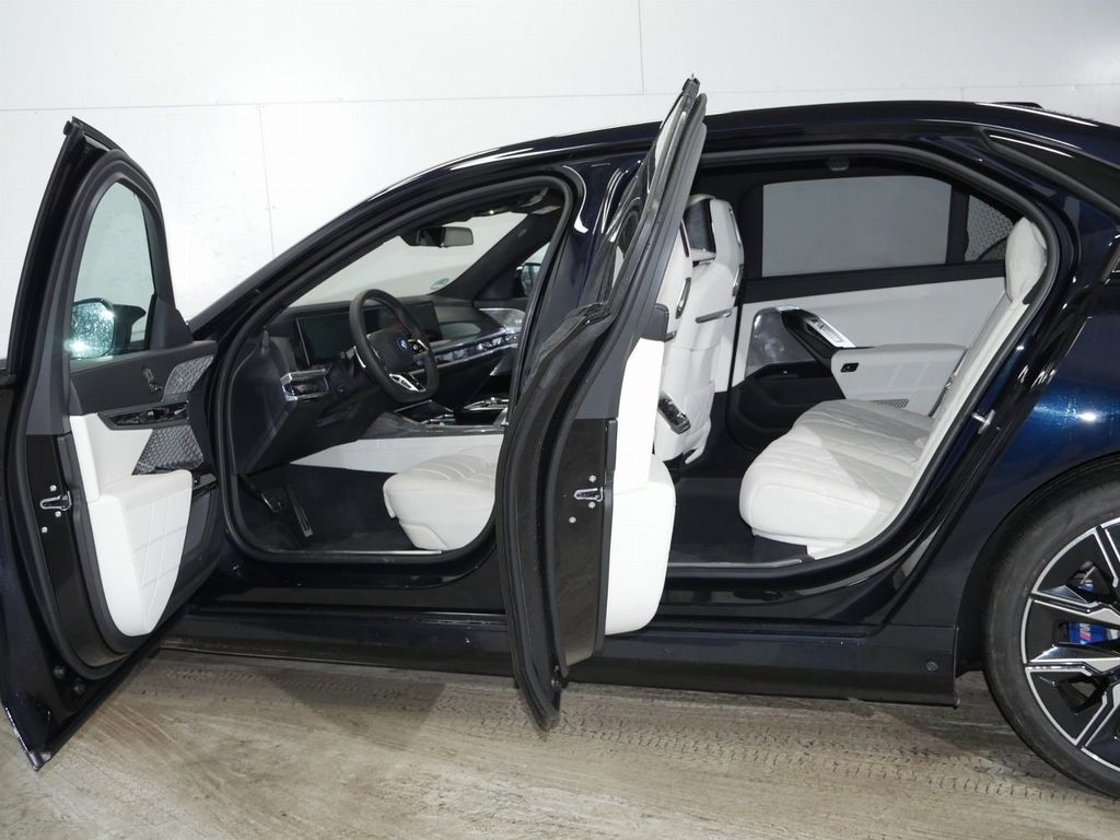 BMW i7 2024