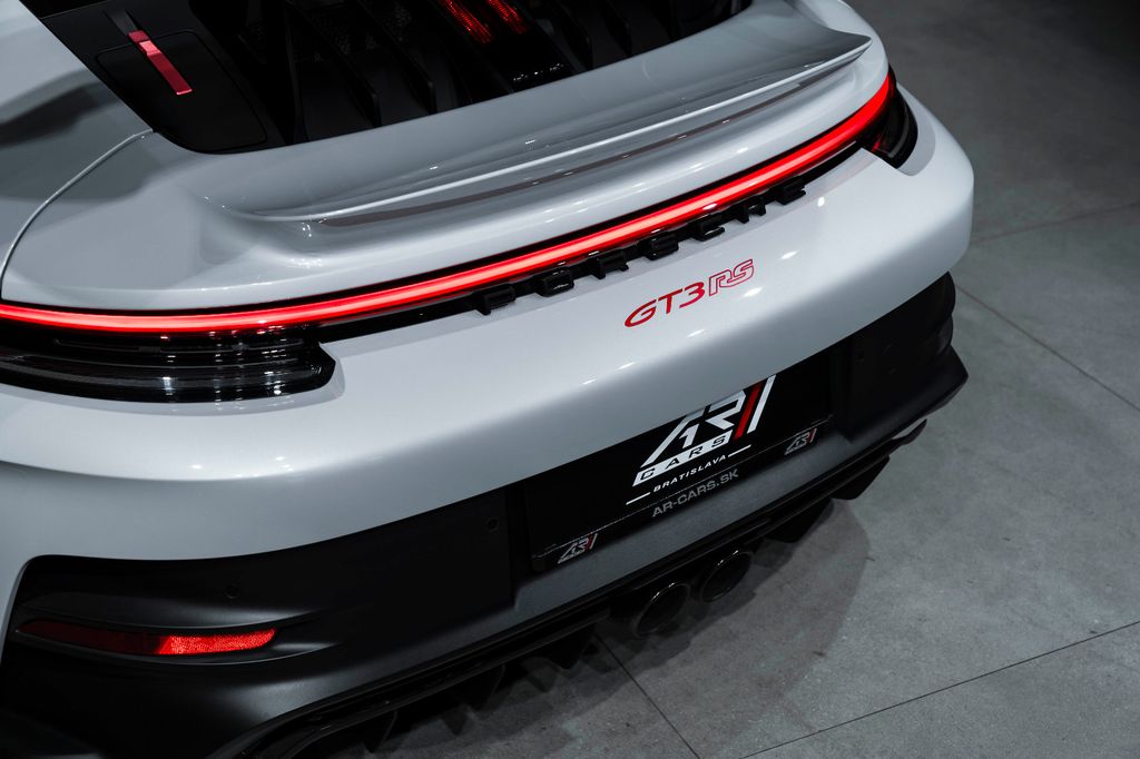 Porsche 992 2025